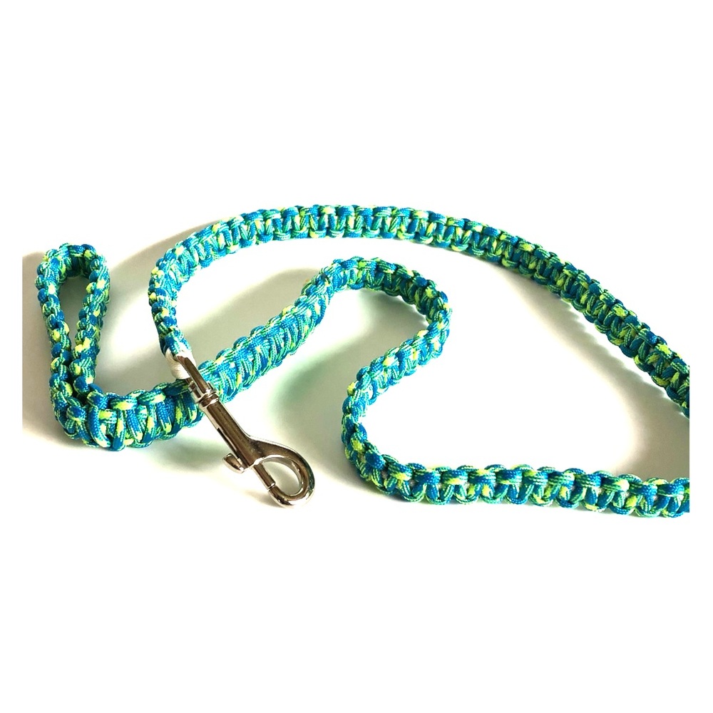 Paracord Pet leash Durable to 550 lbs.